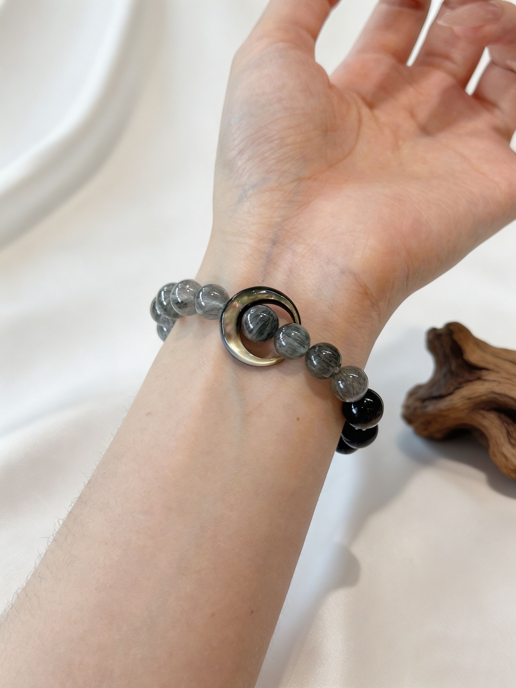 Black Moon Stillness product image 8